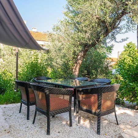 Awesome Apartment In Makarska With Wifi Esterno foto