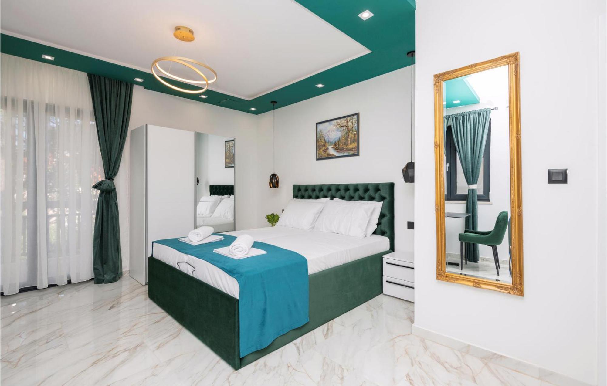 Awesome Apartment In Makarska With Wifi Esterno foto